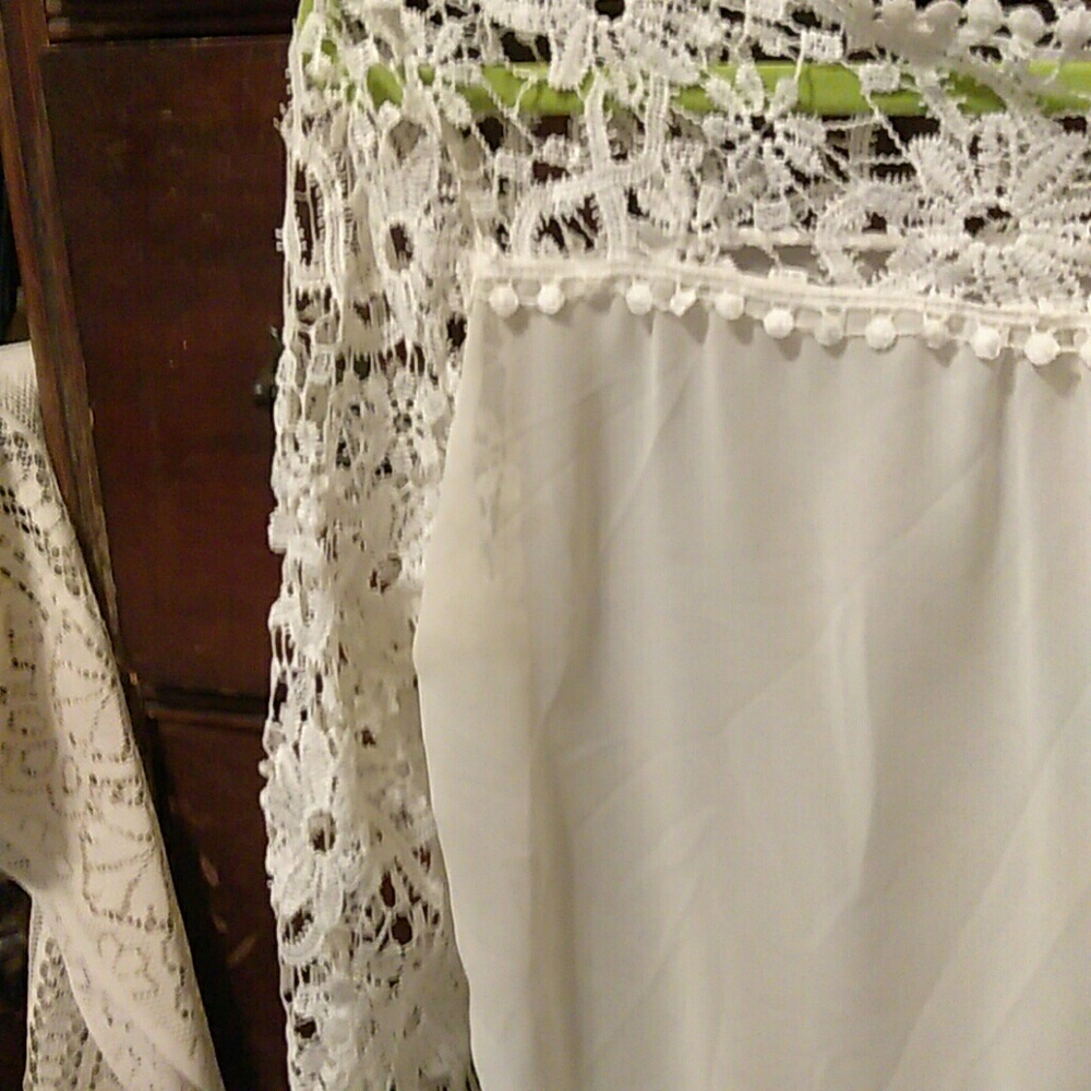 Lace top - Picture 2 of 3